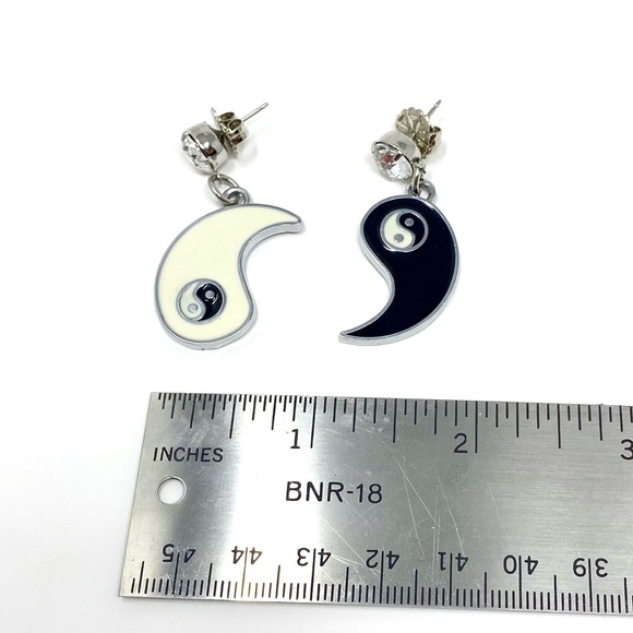 New Free People Yin Yang Earrings Dangle Black White - Picture 5 of 5